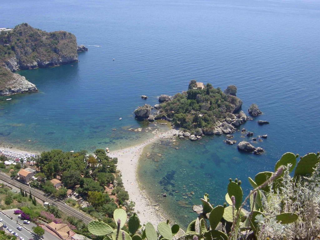 Tony & Doris Home Giardini Naxos Bagian luar foto